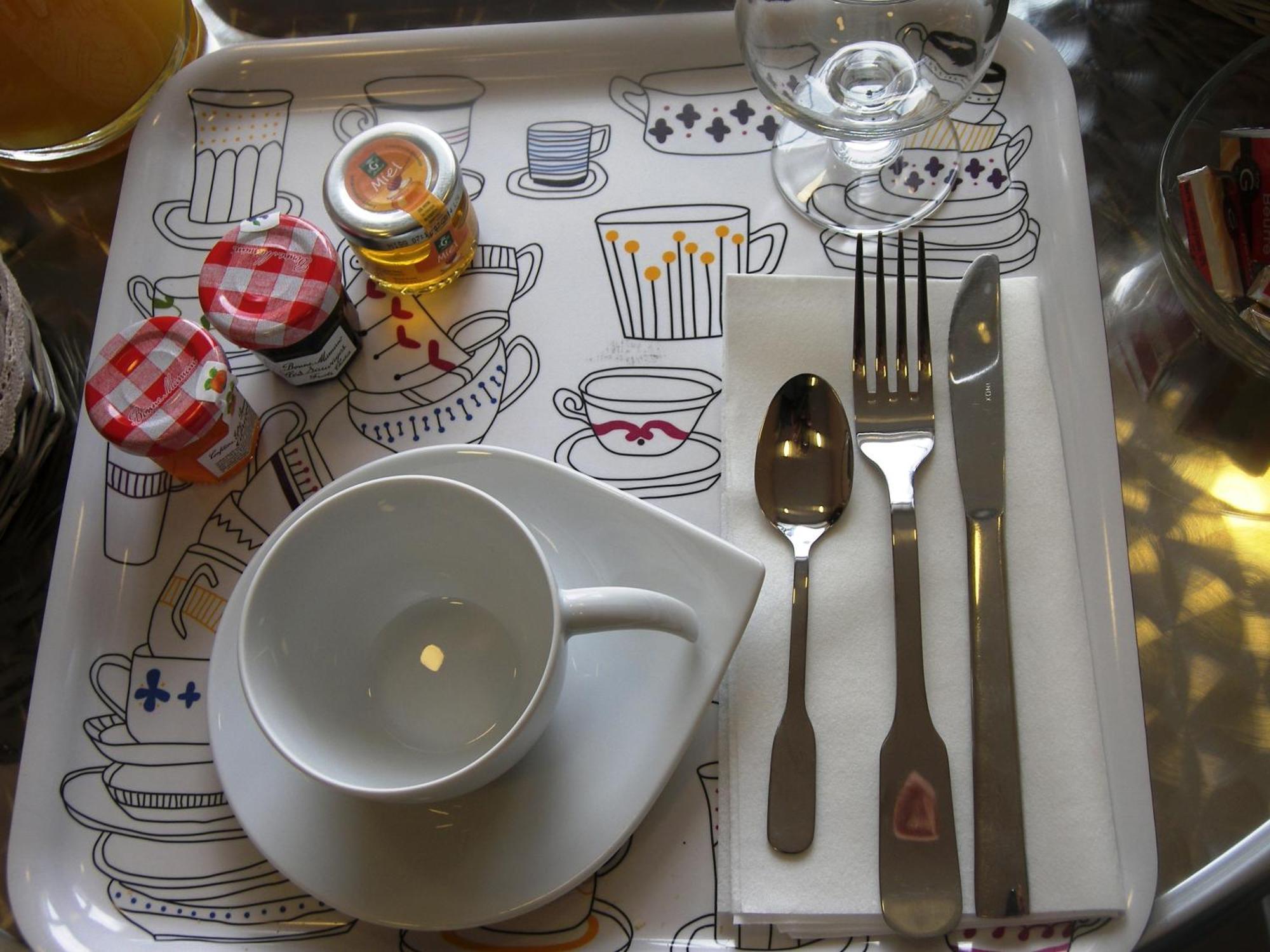 Hostellerie Del Matin Calme Montverdun Bagian luar foto