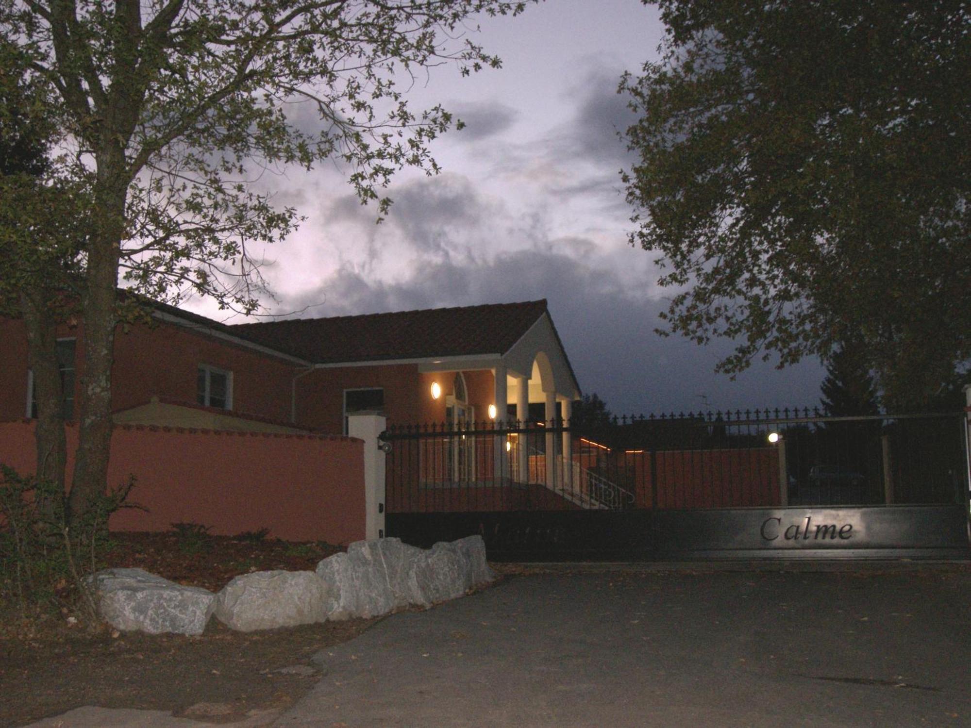 Hostellerie Del Matin Calme Montverdun Bagian luar foto