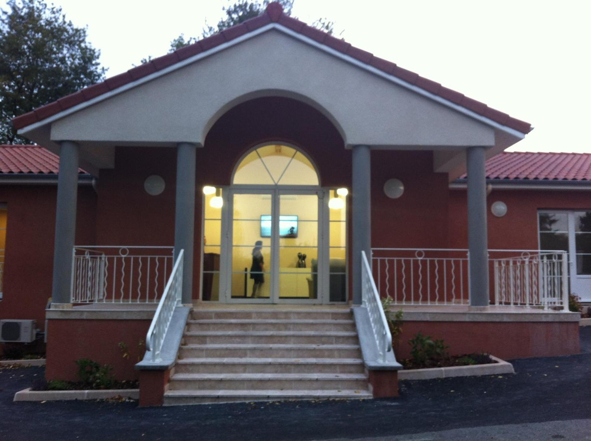 Hostellerie Del Matin Calme Montverdun Bagian luar foto