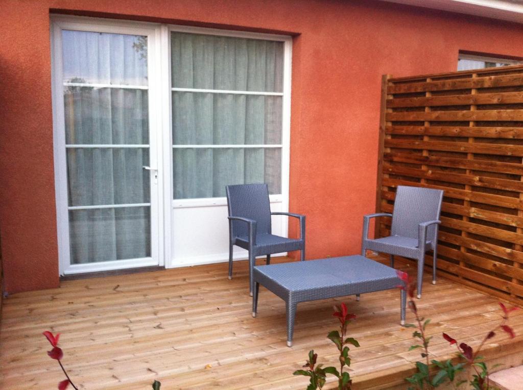 Hostellerie Del Matin Calme Montverdun Ruang foto