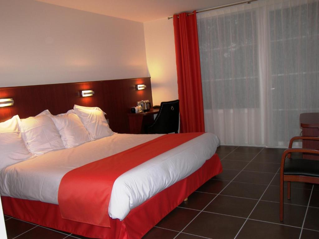 Hostellerie Del Matin Calme Montverdun Bagian luar foto